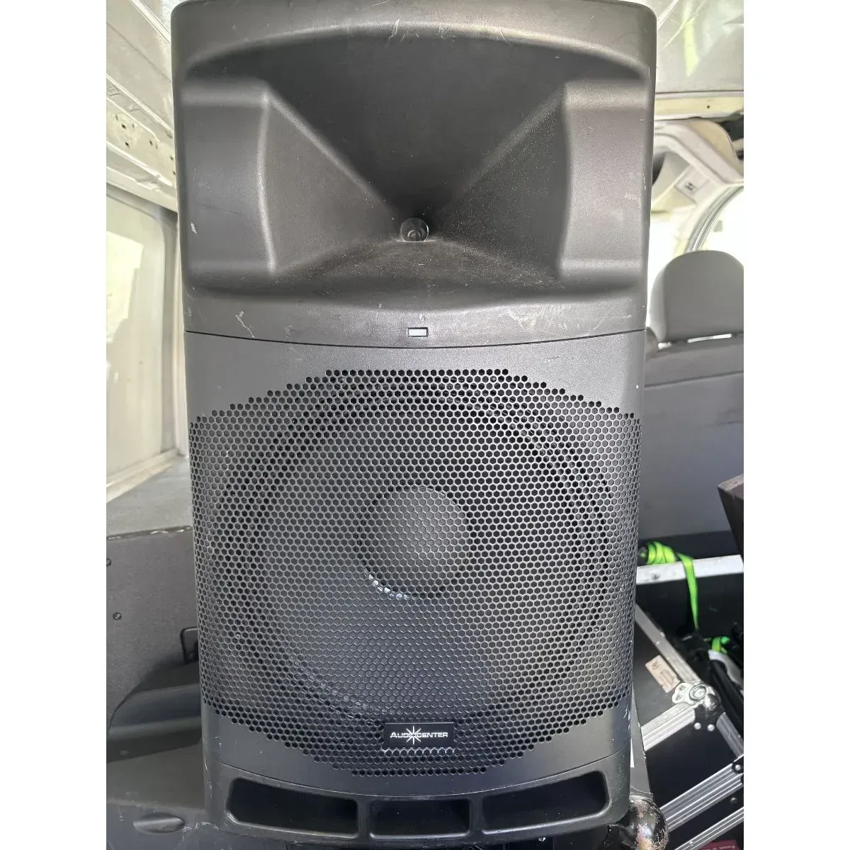 Enceinte active 12 pouces 800 W à louer pour une soirée dansante à La Réunion