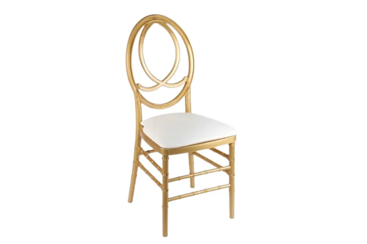 Chaise Phoenix dorée au dossier ovale ajouré et à l'assise blanche